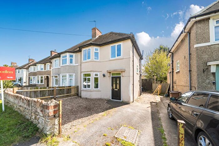 3 Bedroom Semi Detached House For Sale In Hollow Way, East Oxford, OX4