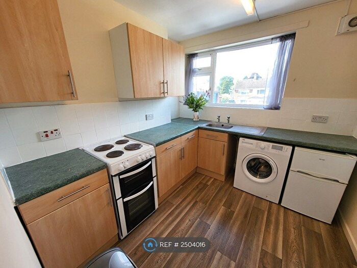 1 Bedroom Flat To Rent In Oakley House, Bromsgrove, B60