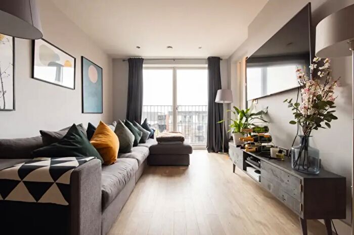 1 Bedroom Flat To Rent In Rookwood Way, London, E3