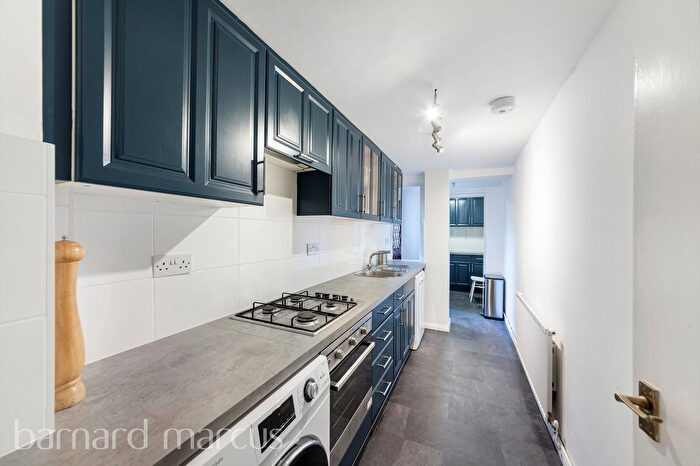 2 Bedroom Maisonette To Rent In Dawes Road, London, SW6