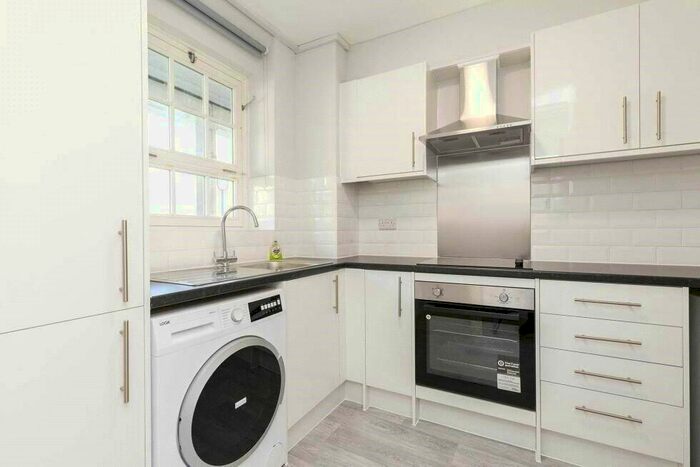 1 Bedroom Flat To Rent In Phoenix Road, London, NW1
