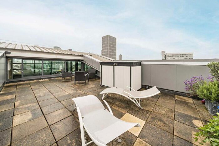 2 Bedroom Flat To Rent In City Road, London, EC1Y