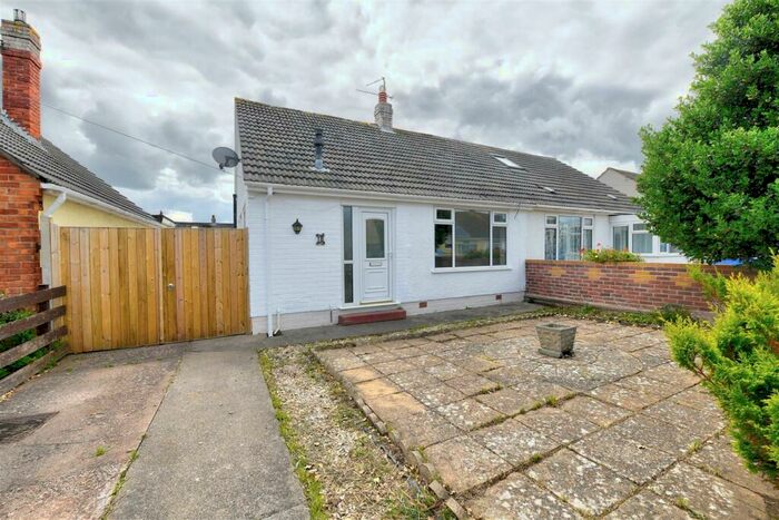 2 Bedroom Semi-Detached Bungalow To Rent In Overton Avenue, Prestatyn, LL19