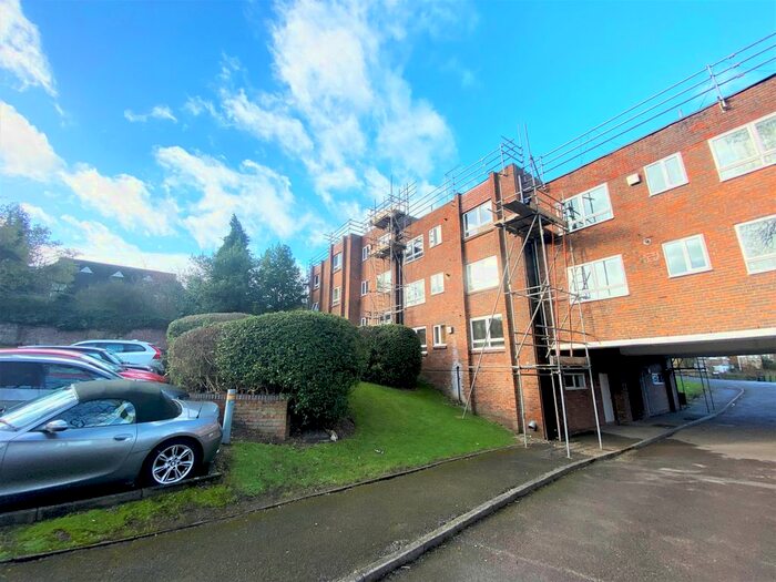 1 Bedroom Flat To Rent In Harvey Road, Town Centre, Guildford, GU1