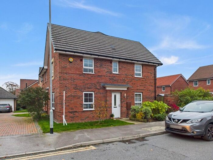 3 Bedroom Semi-Detached House For Sale In Wilson Drive, Cottingham, HU16