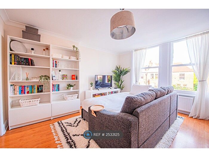 2 Bedroom Flat To Rent In Canfiled Gardens, London, NW6
