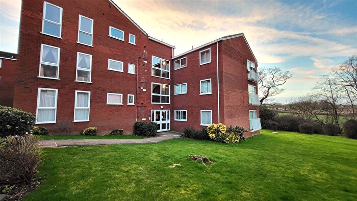 2 Bedroom Apartment To Rent In Roundhedge Way, Enfield, EN2