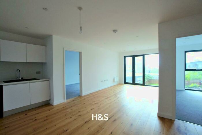 2 Bedroom Apartment To Rent In The Axium, Windmill Street, Birmingham, B1