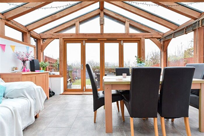 3 Bedroom Link Detached House For Sale In Puffin Road, Herne Bay, Kent, CT6