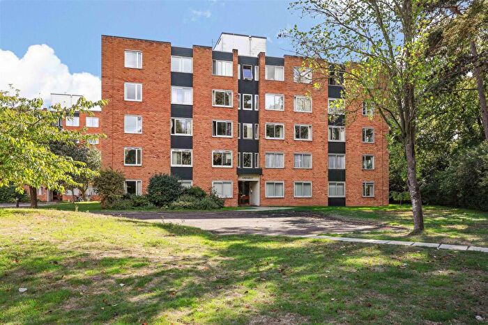 2 Bedroom Apartment For Sale In Amhurst Court, Cambridge, CB3