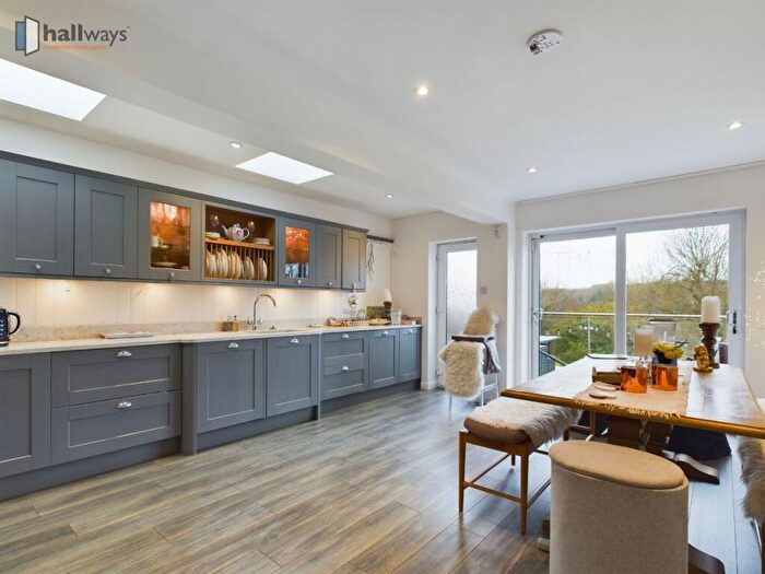 4 Bedroom Detached House To Rent In Bradmore Way, Coulsdon, CR5