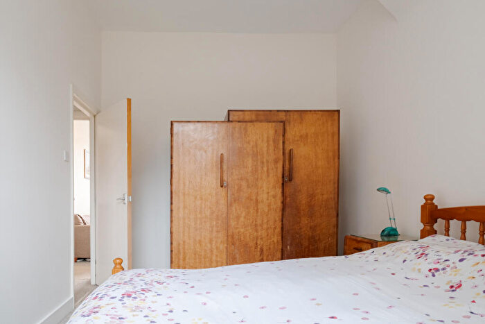 1 Bedroom Flat For Sale In Florence Road, London, N4