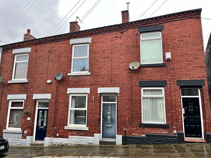 3 Bedroom Terraced House For Sale In St. Pauls Street, Stalybridge, SK15