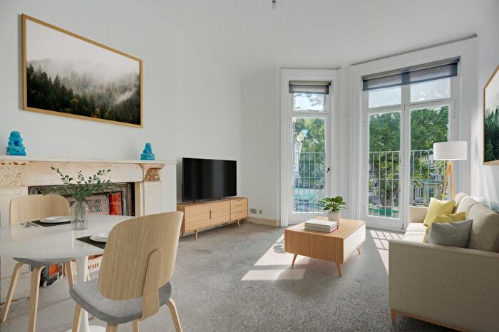 2 Bedroom Apartment For Sale In Old Steine, Brighton, BN1