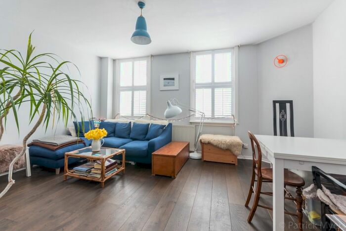 1 Bedroom Flat To Rent In Crystal Palace Road, East Dulwich, London, SE22