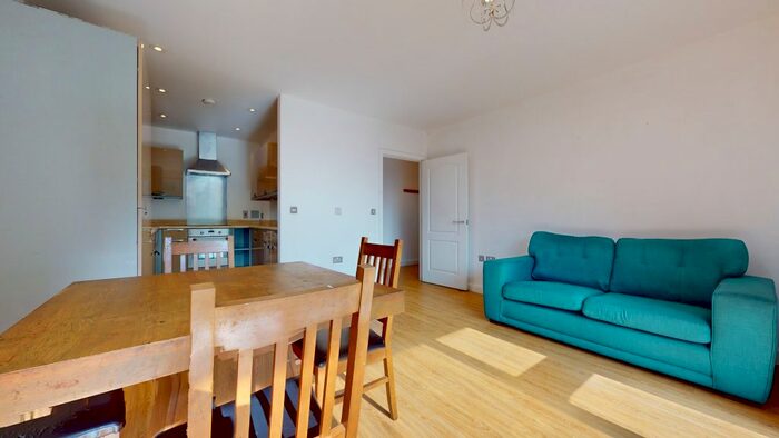 2 Bedroom Flat To Rent In Central Way, London, NW10