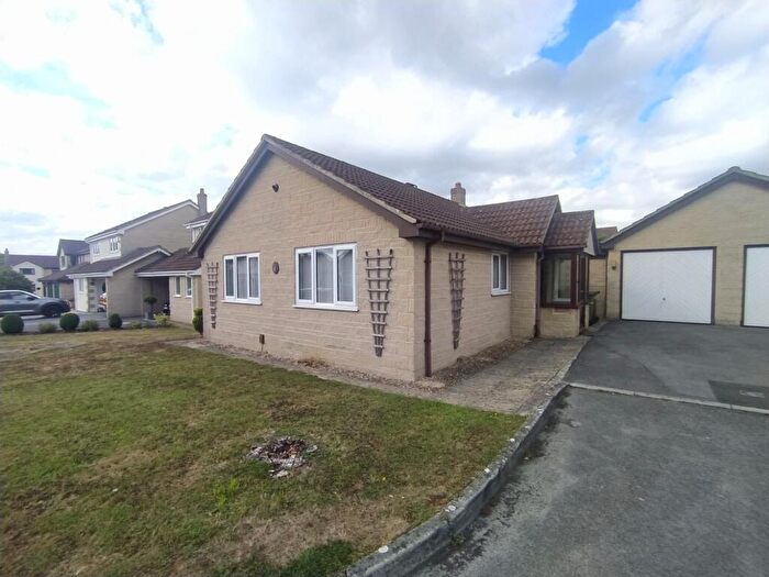 3 Bedroom Bungalow To Rent In Wainwright Drive, Frome, BA11