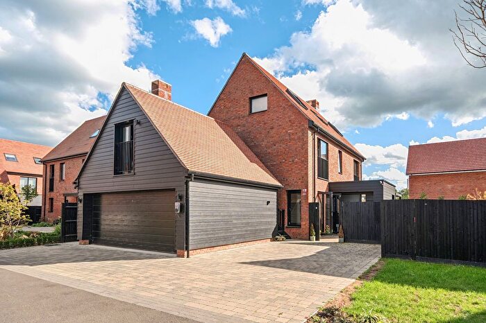 5 Bedroom Detached House For Sale In Barons Drive, Cranleigh, GU6