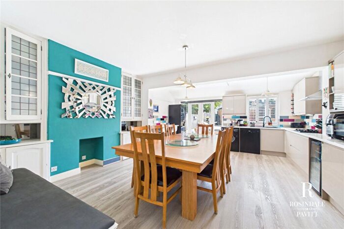 4 Bedroom Semi-Detached House For Sale In Bridle Path, Beddington, CR0