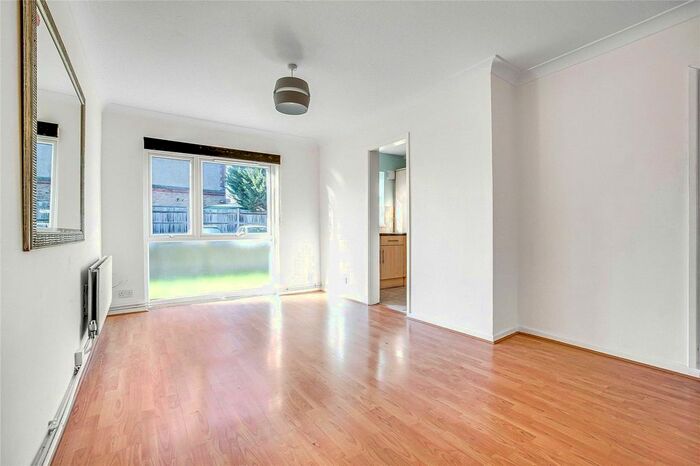 1 Bedroom Flat To Rent In Moyser Road, Furzedown, SW16