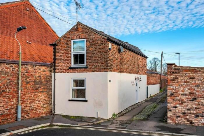 1 Bedroom Detached House To Rent In Earle Street, York, YO31