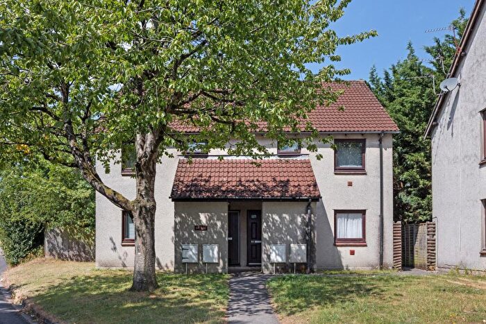 2 Bedroom Flat For Sale In Meg Thatchers Green, Bristol, BS5