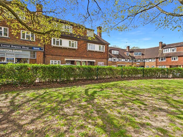 3 Bedroom Block Of Flats To Rent In Manor Court, Station Approach, Esher, KT10