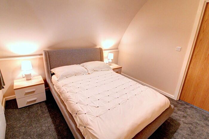 2 Bedroom Apartment To Rent In Raven Road, Gateshead, Tyne And Wear, NE8