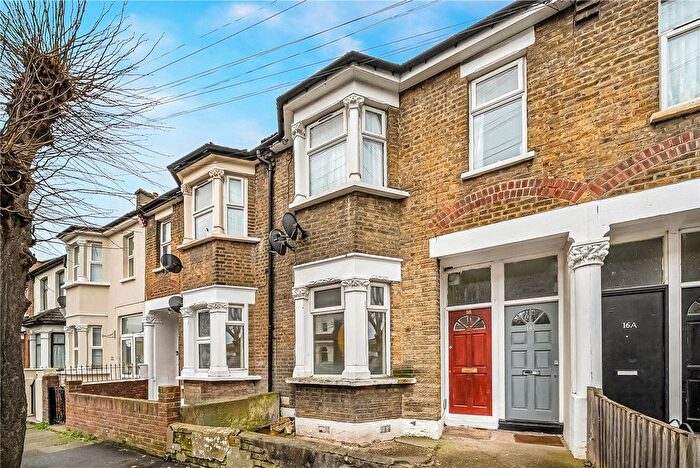 2 Bedroom Flat To Rent In Fifth Avenue, London, E12