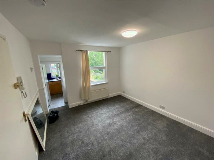 2 Bedroom Apartment To Rent In Victoria Road, New Barnet, EN4