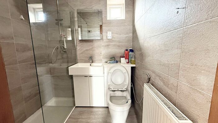 4 Bedroom Property To Rent In Rayners Lane, Harrow, HA2
