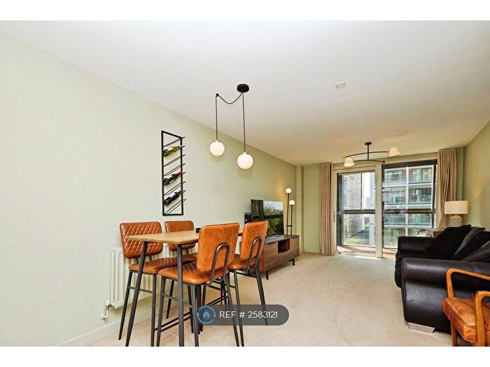 2 Bedroom Flat To Rent In Dalston Junction, London, E8