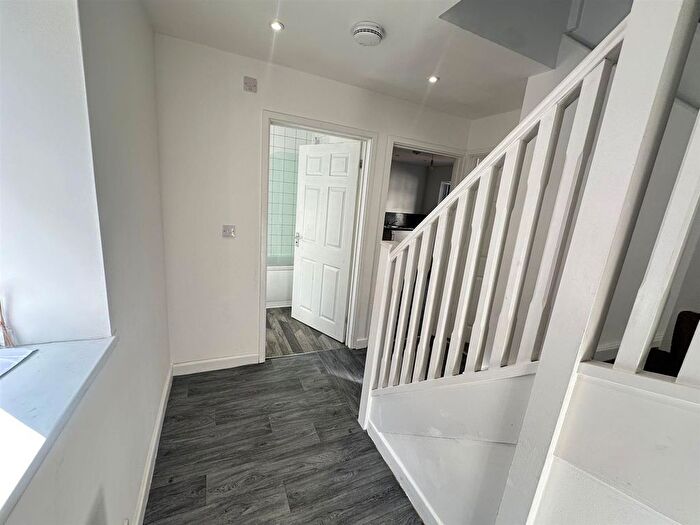 1 Bedroom Flat To Rent In Market Place, Willenhall, WV13