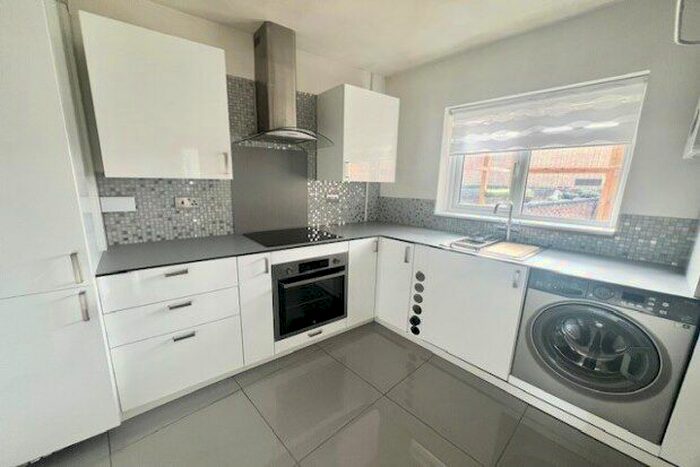 1 Bedroom Flat To Rent In High Street, Hornchurch, RM12