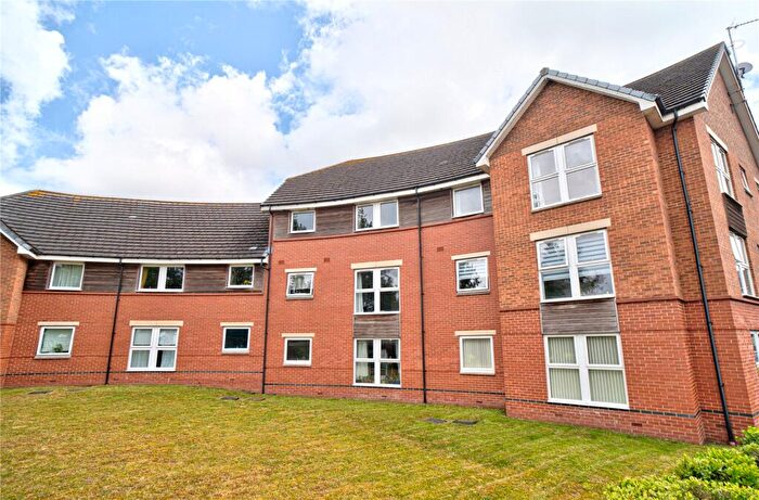 2 Bedroom Apartment For Sale In Chain Court, Old Town, Swindon, Wiltshire, SN1
