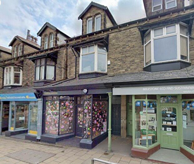 2 Bedroom Apartment To Rent In Leeds Road, Ilkley, West Yorkshire, LS29