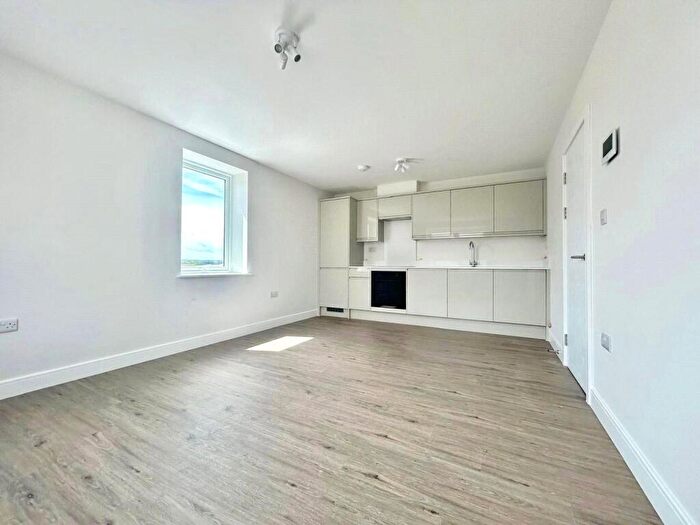 1 Bedroom Flat To Rent In Victoria Road, Farnborough, Hampshire, GU14