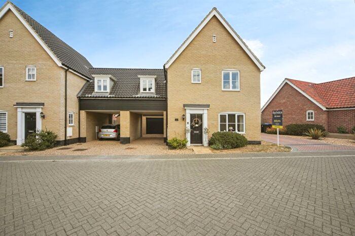 3 Bedroom Link Detached House For Sale In Skipper Close, Thurston, Bury St. Edmunds, IP31