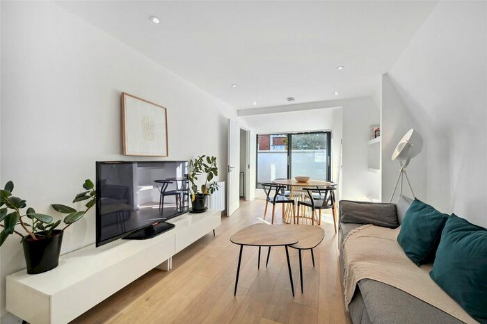 2 Bedroom Flat To Rent In Fulham High Street, London, SW6