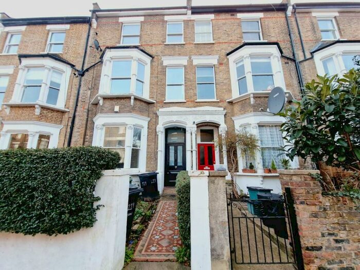 3 Bedroom Flat To Rent In Huddleston Road, Huddleston, N7