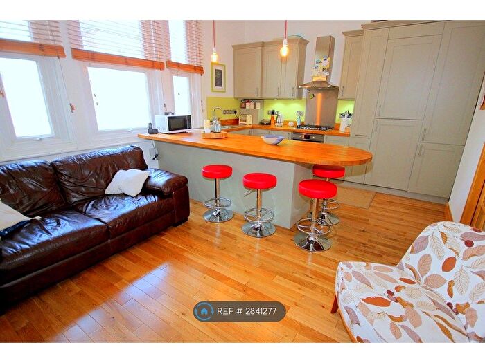 2 Bedroom Flat To Rent In Greyhound Lane, London, SW16
