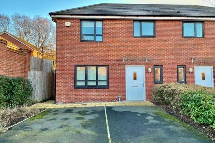 3 Bedroom Property To Rent In Stonehouse Drive, Salford M7