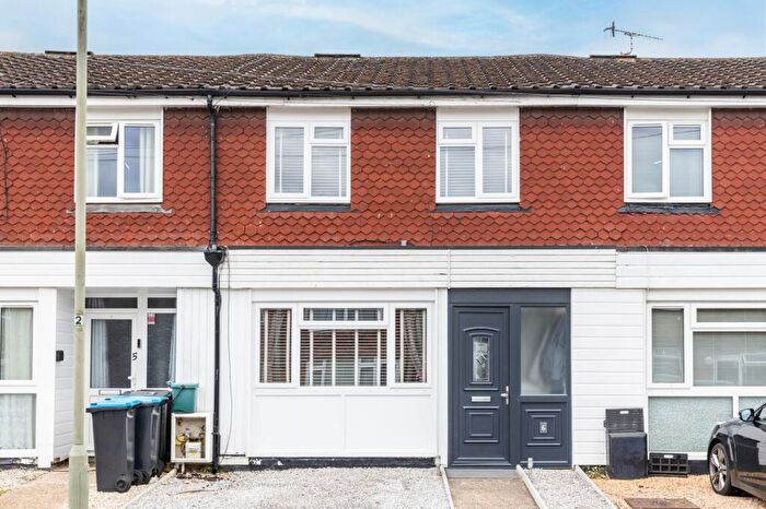 3 Bedroom Terraced House For Sale In Grove Road, Lingfield, RH7