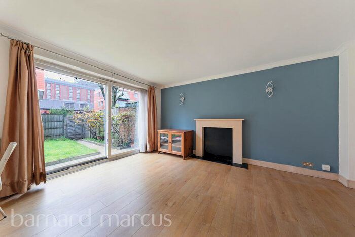 2 Bedroom Flat To Rent In Granville Close, Croydon, CR0