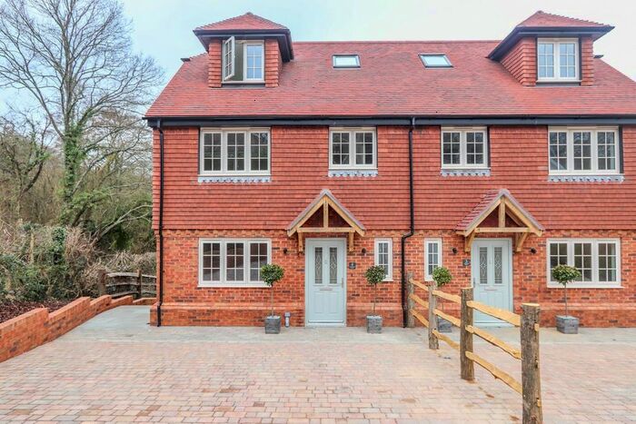 3 Bedroom Semi-Detached House For Sale In Mountfield, Robertsbridge, TN32