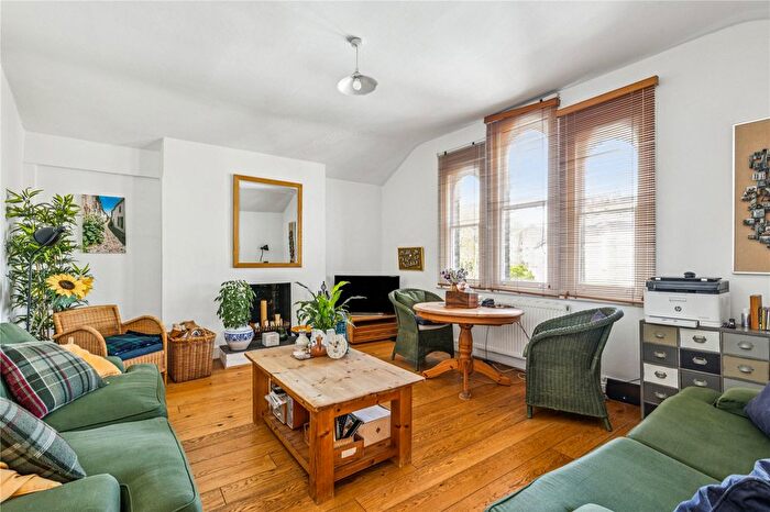 2 Bedroom Flat For Sale In King Henrys Road, Primrose Hill, London, NW3
