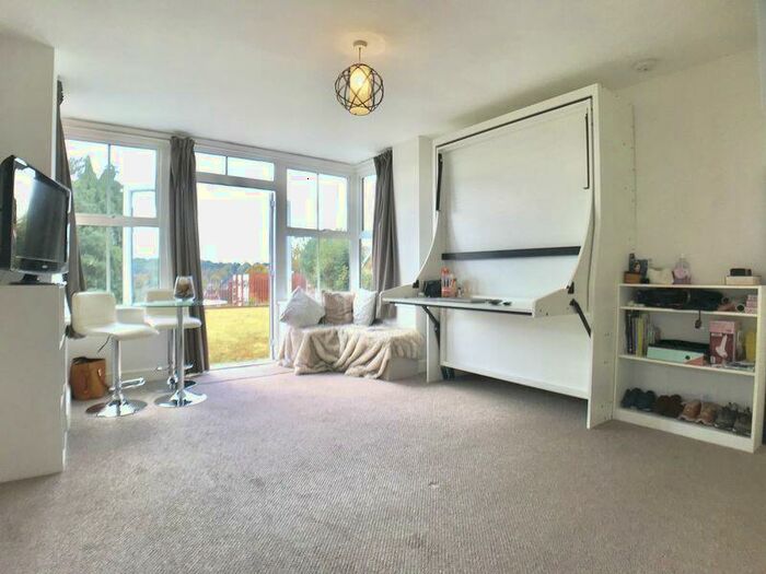 Apartment To Rent In Abbey View, High Wycombe, HP13