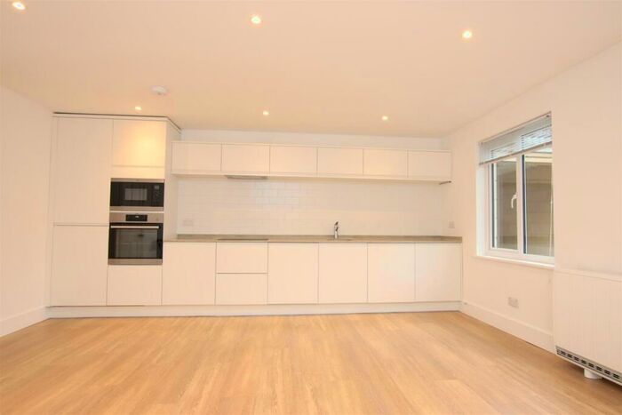 2 Bedroom Flat To Rent In Bedford Street, Bath, BA1