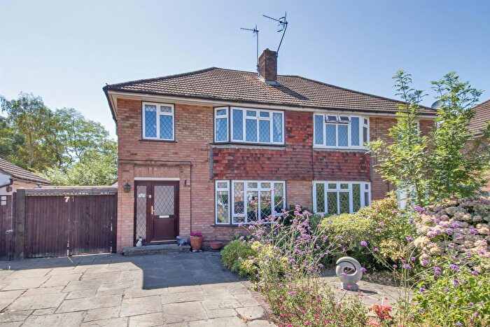 3 Bedroom Semi-Detached House For Sale In Wealden Close, Hildenborough, TN11