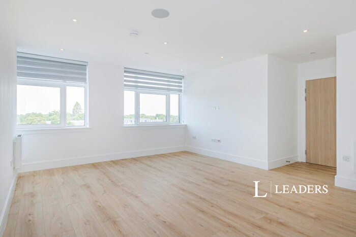 2 Bedroom Apartment To Rent In Syward Place, Chertsey, KT16